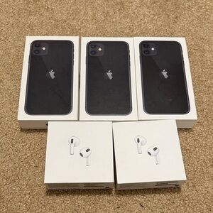 Apple iPhone and AirPods Bundle - Black